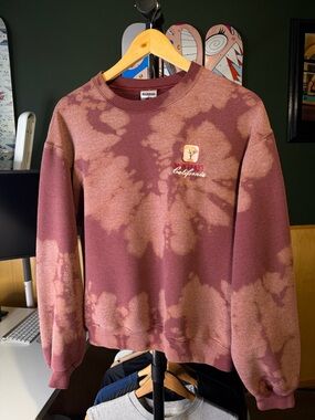 Vintage Jerzees Monterey California Custom Bleach Spiral Tiedye Maroon Crewneck